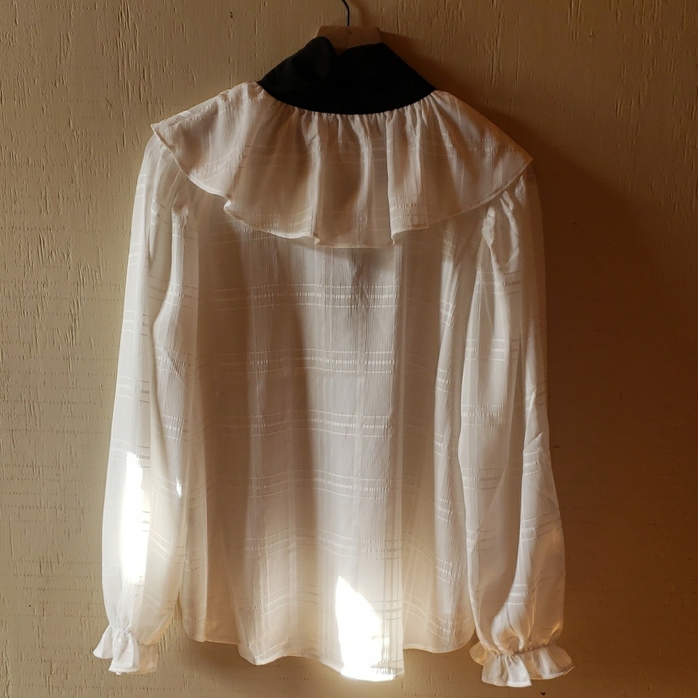 😊Cupio White Blouse with Black Tie Accent - Picture 5 of 8